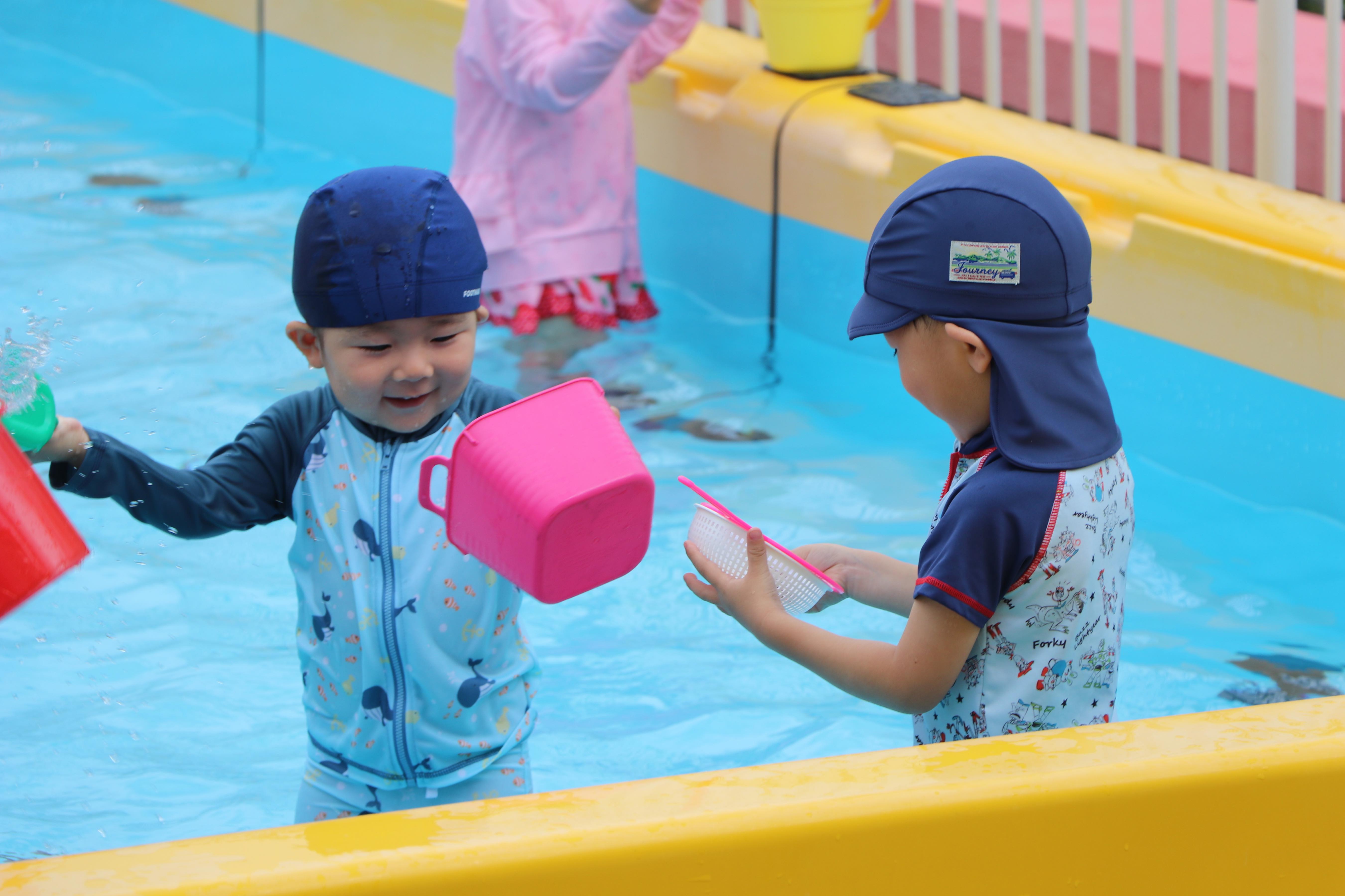 プール開きの様子